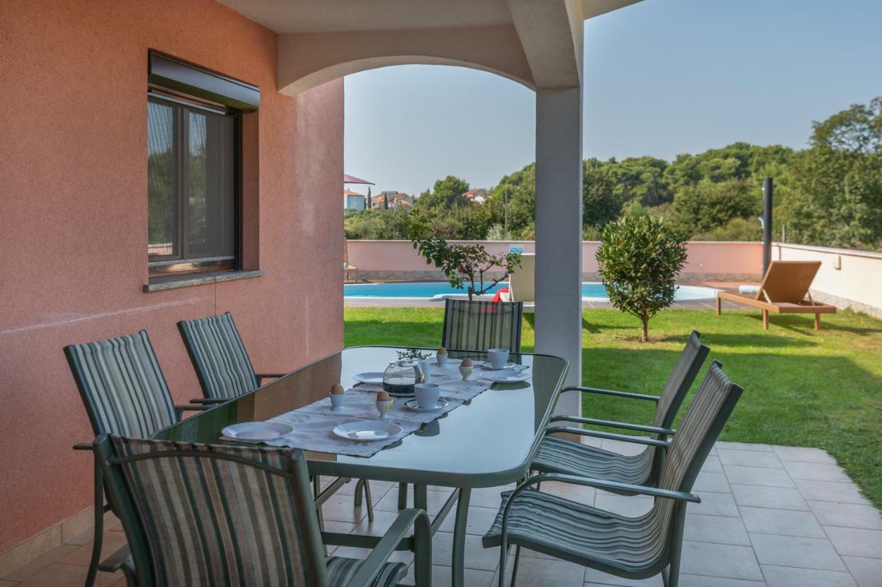 Ferienhaus Joy Ližnjan Zewnętrze zdjęcie