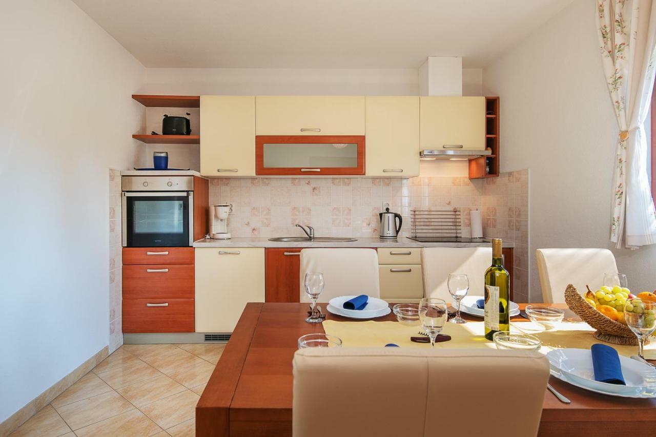 Ferienhaus Joy Ližnjan Zewnętrze zdjęcie
