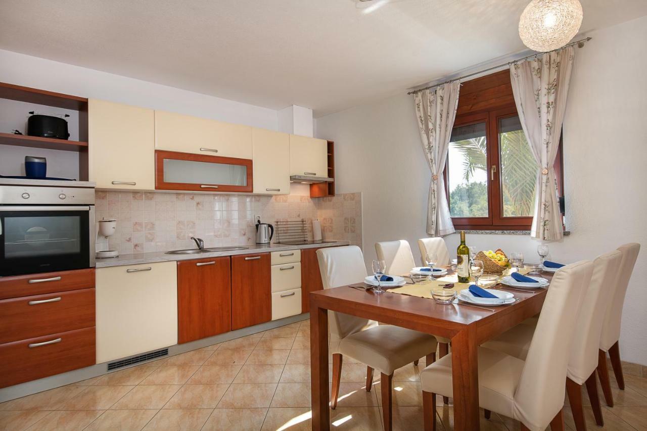 Ferienhaus Joy Ližnjan Zewnętrze zdjęcie
