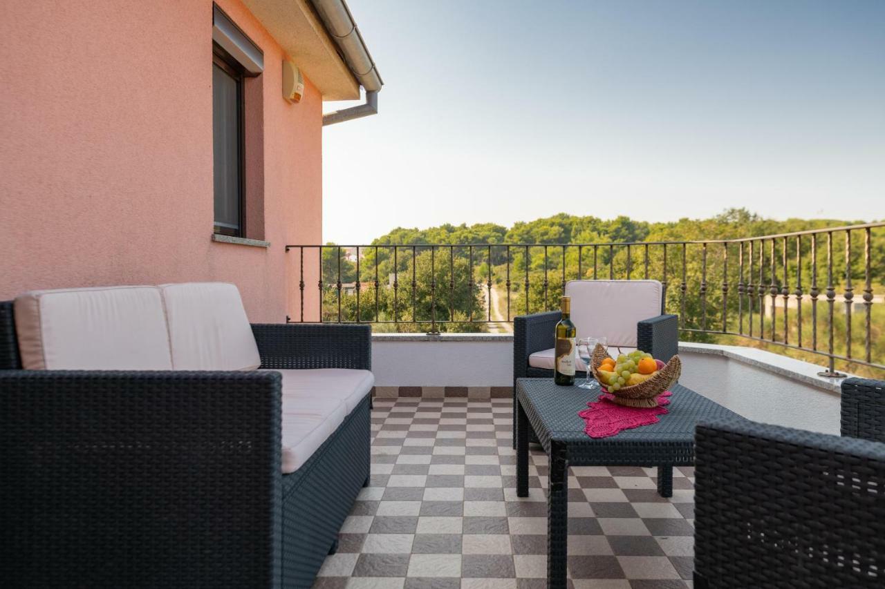 Ferienhaus Joy Ližnjan Zewnętrze zdjęcie