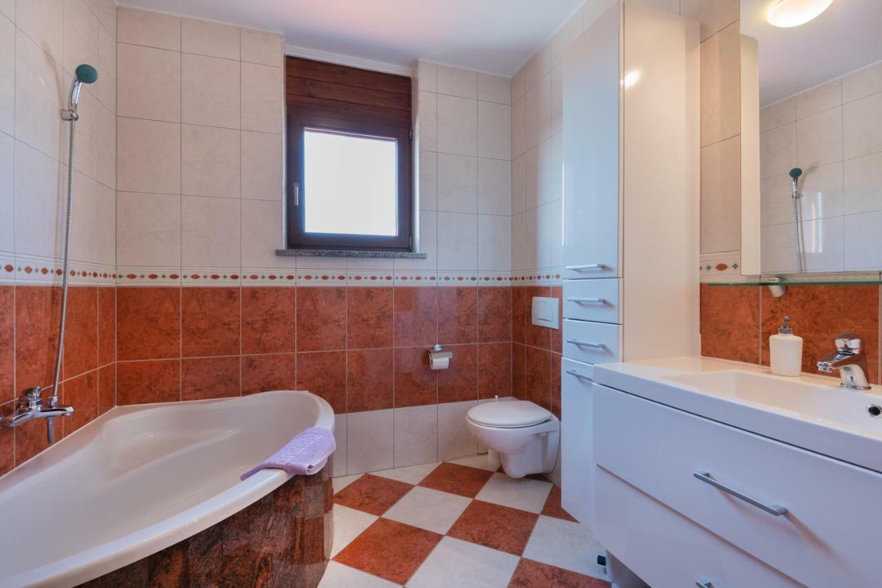 Ferienhaus Joy Ližnjan Zewnętrze zdjęcie